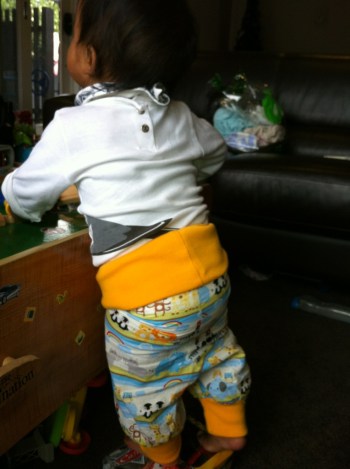 Babies pants with ribbed band and cuff